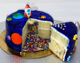 Invasion extraterrestre - Kit de gâteau surprise avec bonbons décoratifs